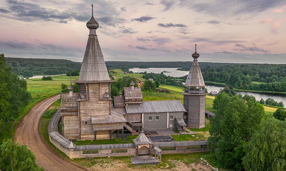 Почозерский храмовый ансамбль в деревне Филипповская. Фото: Дмитрий Архипов/Кенозерский национальный парк