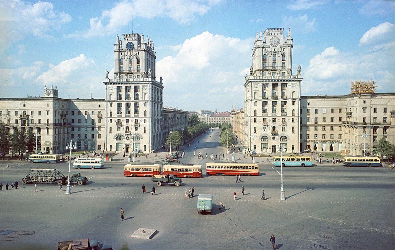 «Минск. Привокзальная площадь». 1960-е.     Фото: Наум Грановский/Галерея Люмьер