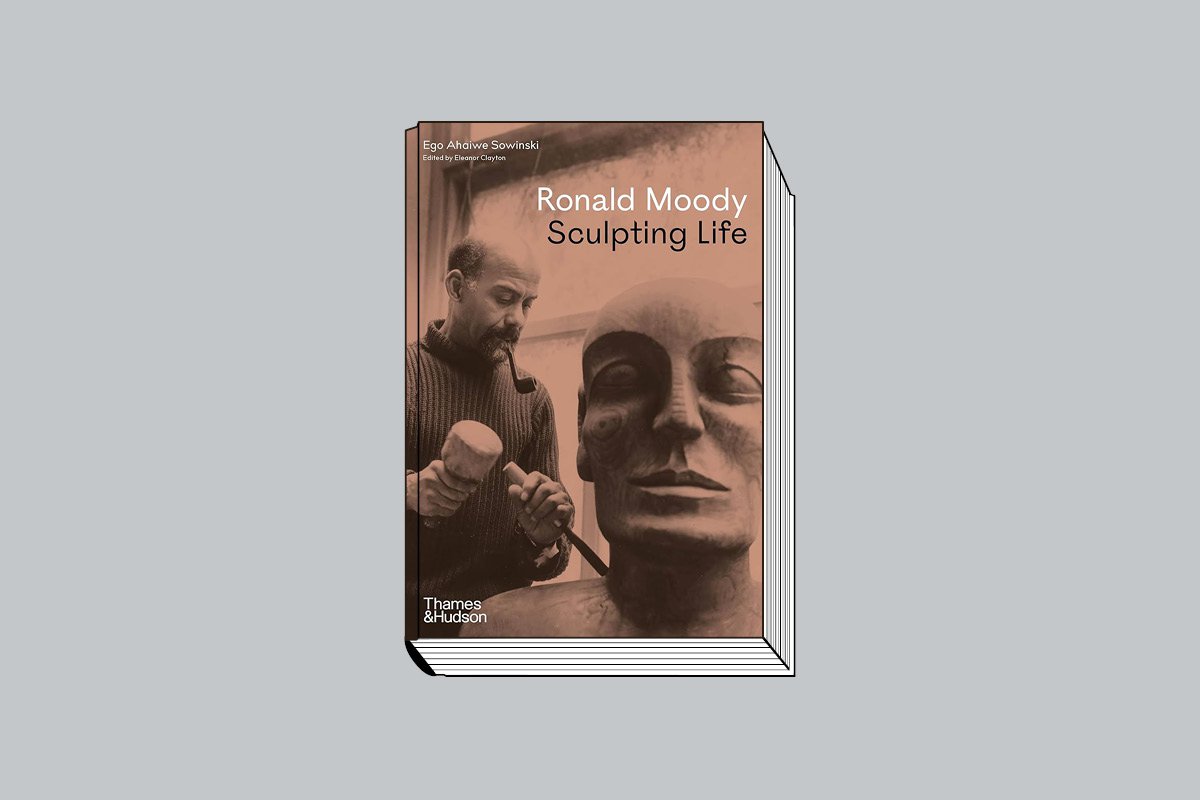 Ego Ahaiwe Sowinski. Ronald Moody: Sculpting Life / Edited by Eleanor Clayton. Thames & Hudson; The Hepworth Wakefield. 256 с.: 124 цв. ил. £30. На английском языке