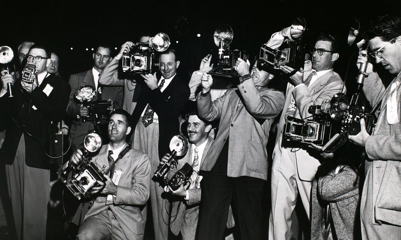 Виджи. «Фотографы на премьере». 1951.  Фото: International Center of Photography/Getty Images