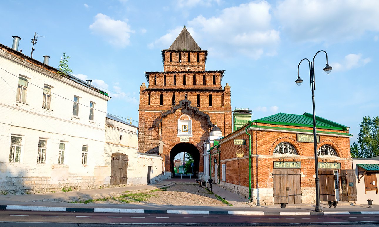 Старинные Пятницкие ворота Коломенского кремля. 2023.  Фото: Виктор Карасев / Фотобанк Лори