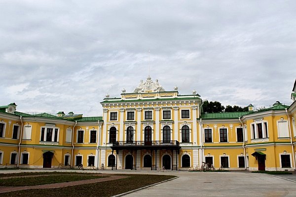 Императорский путевой дворец в твери фото