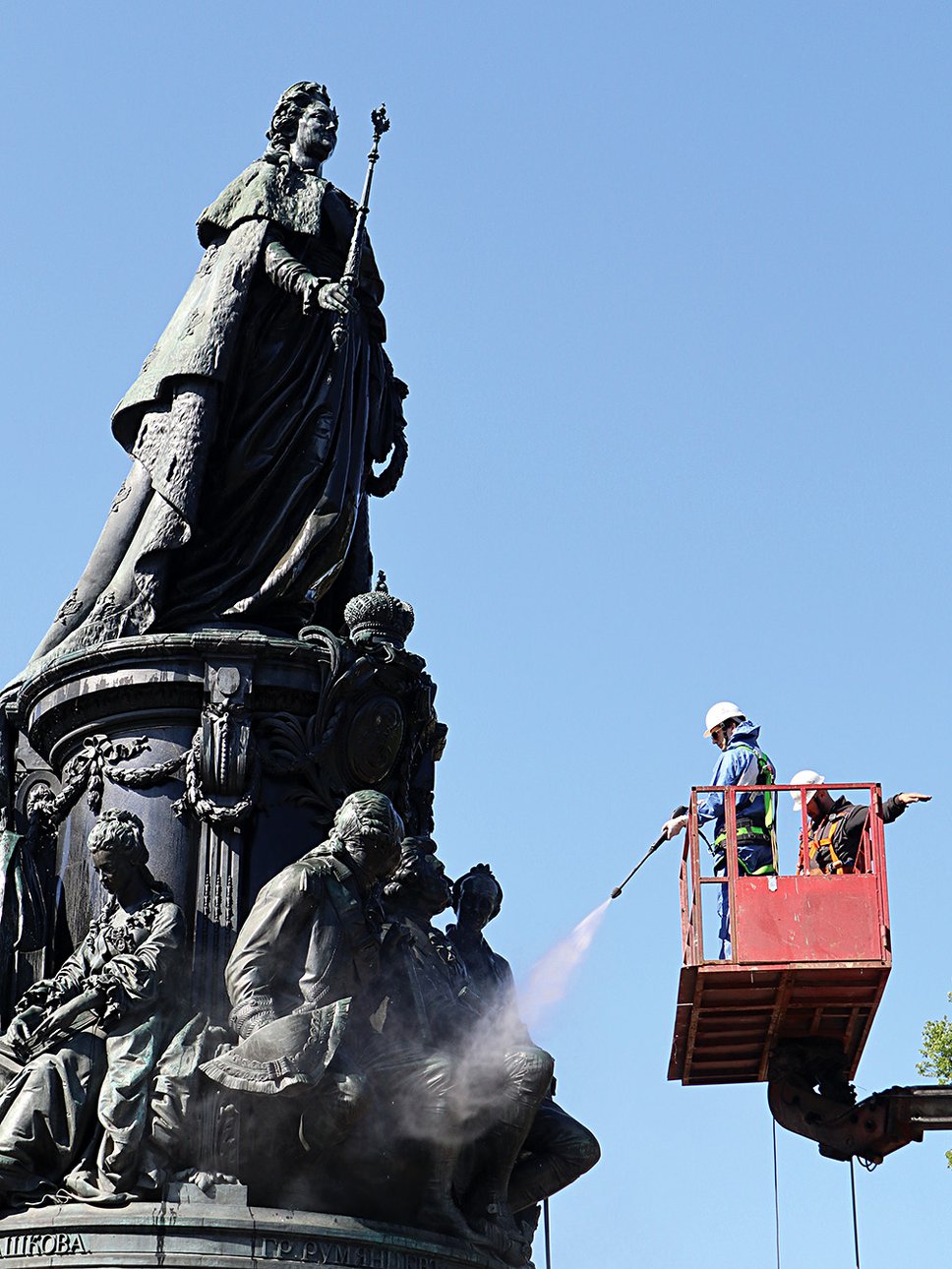 памятник екатерине 2 в санкт петербурге