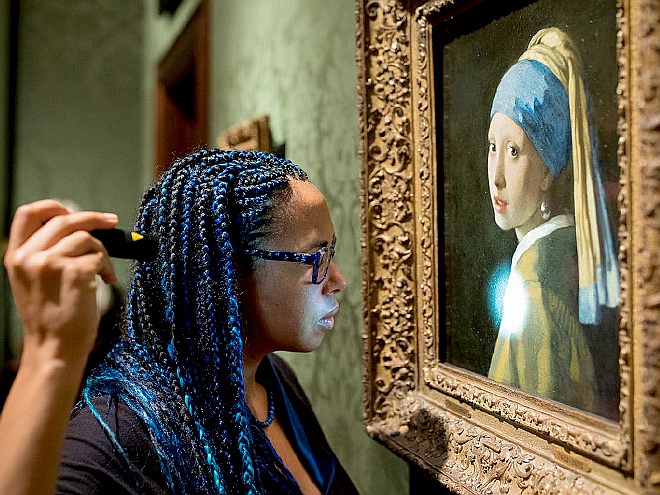 Buy digital version: Girl with a pearl earring by Jan Vermeer, The Hague | Arthive